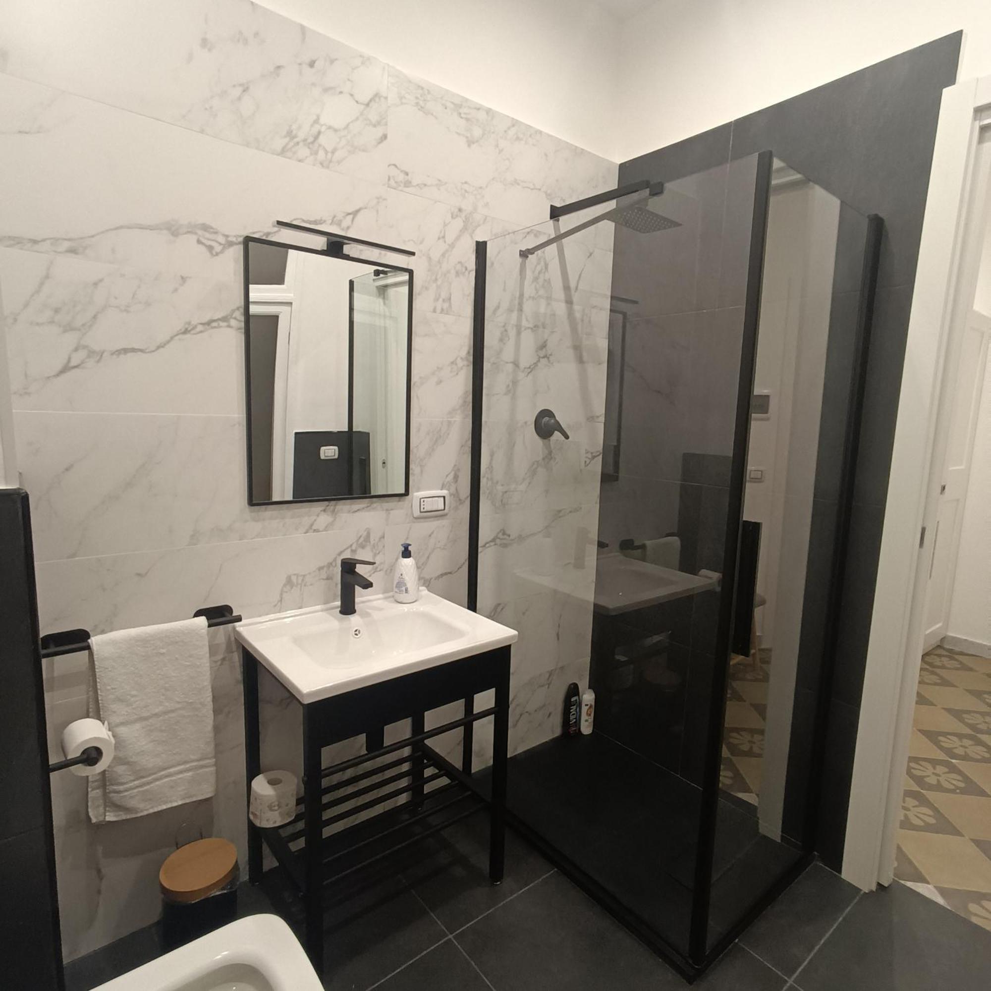 Dimora Tarantina Hotel Taranto Bagian luar foto