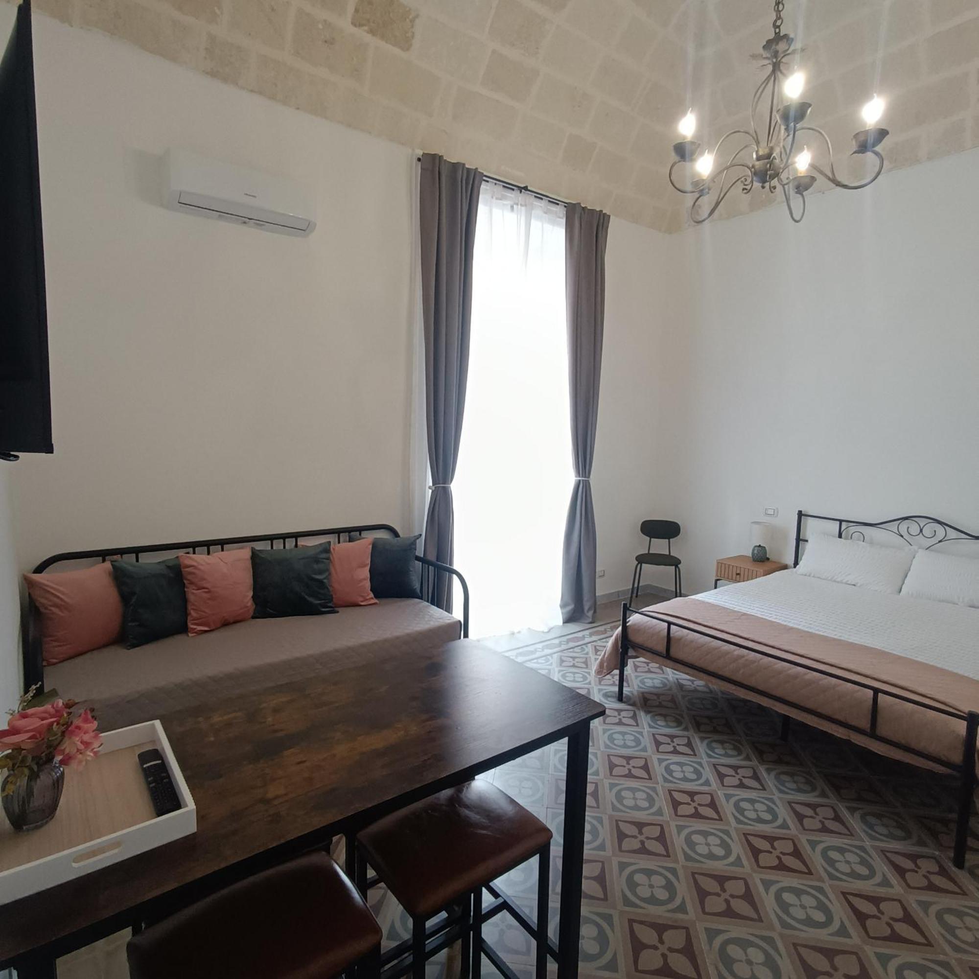 Dimora Tarantina Hotel Taranto Bagian luar foto