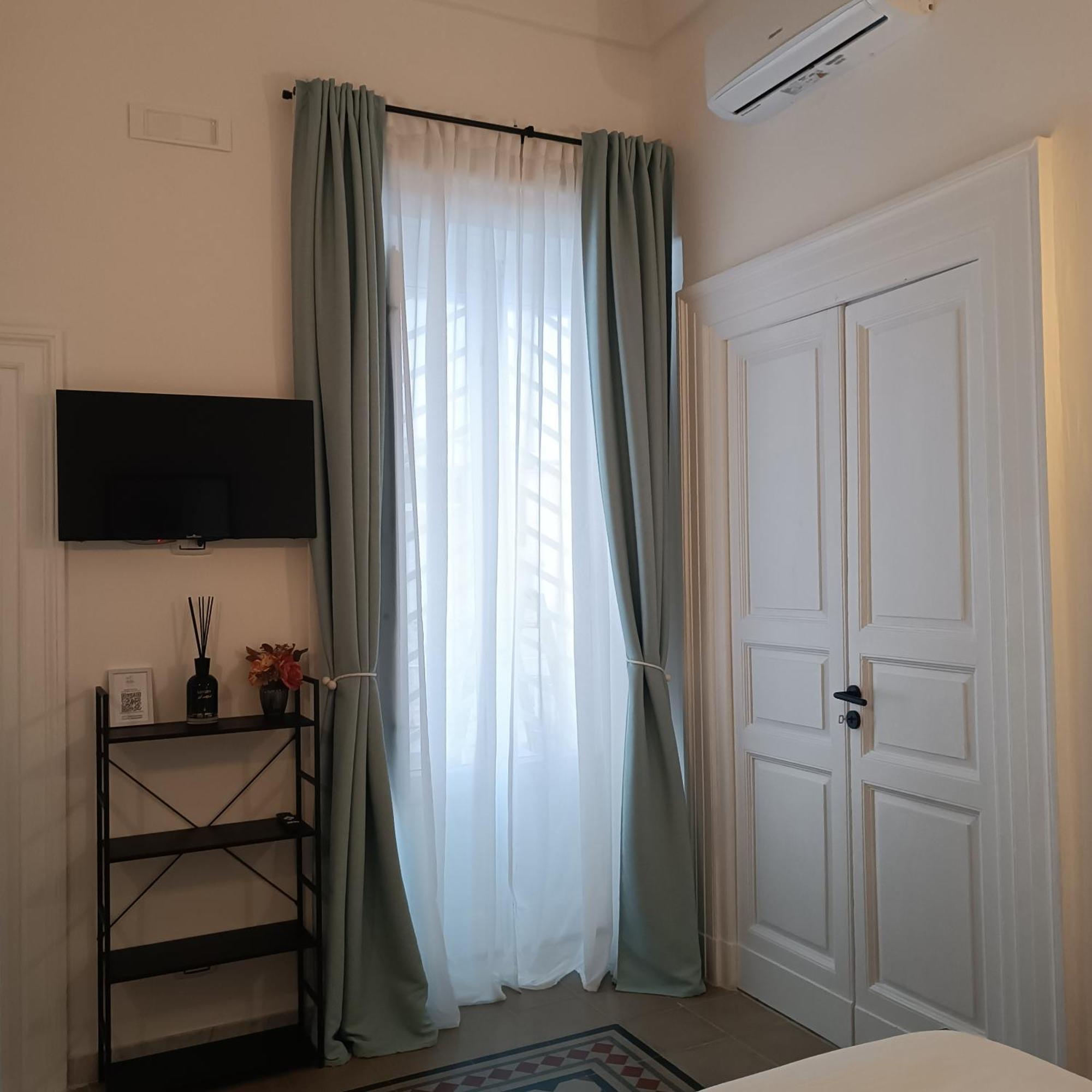 Dimora Tarantina Hotel Taranto Bagian luar foto